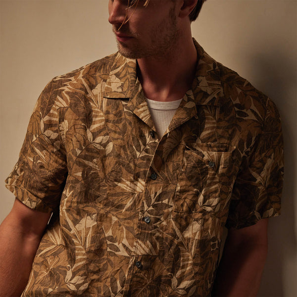 Printed Linen Short Sleeve in Sand Dune Print | James Perse Los Angeles