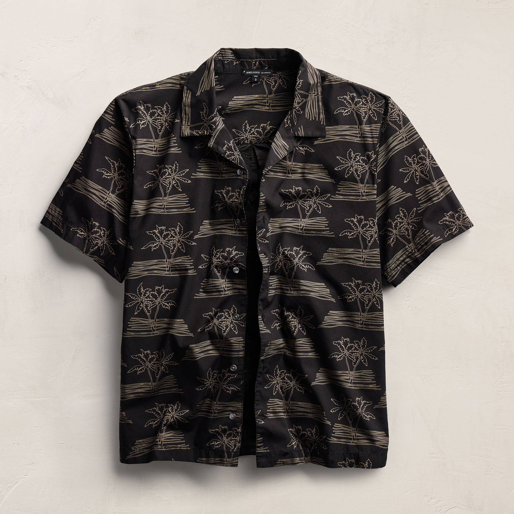 Palm Printed Shirt in Black/Light Olive Pigment | James Perse Los Angeles
