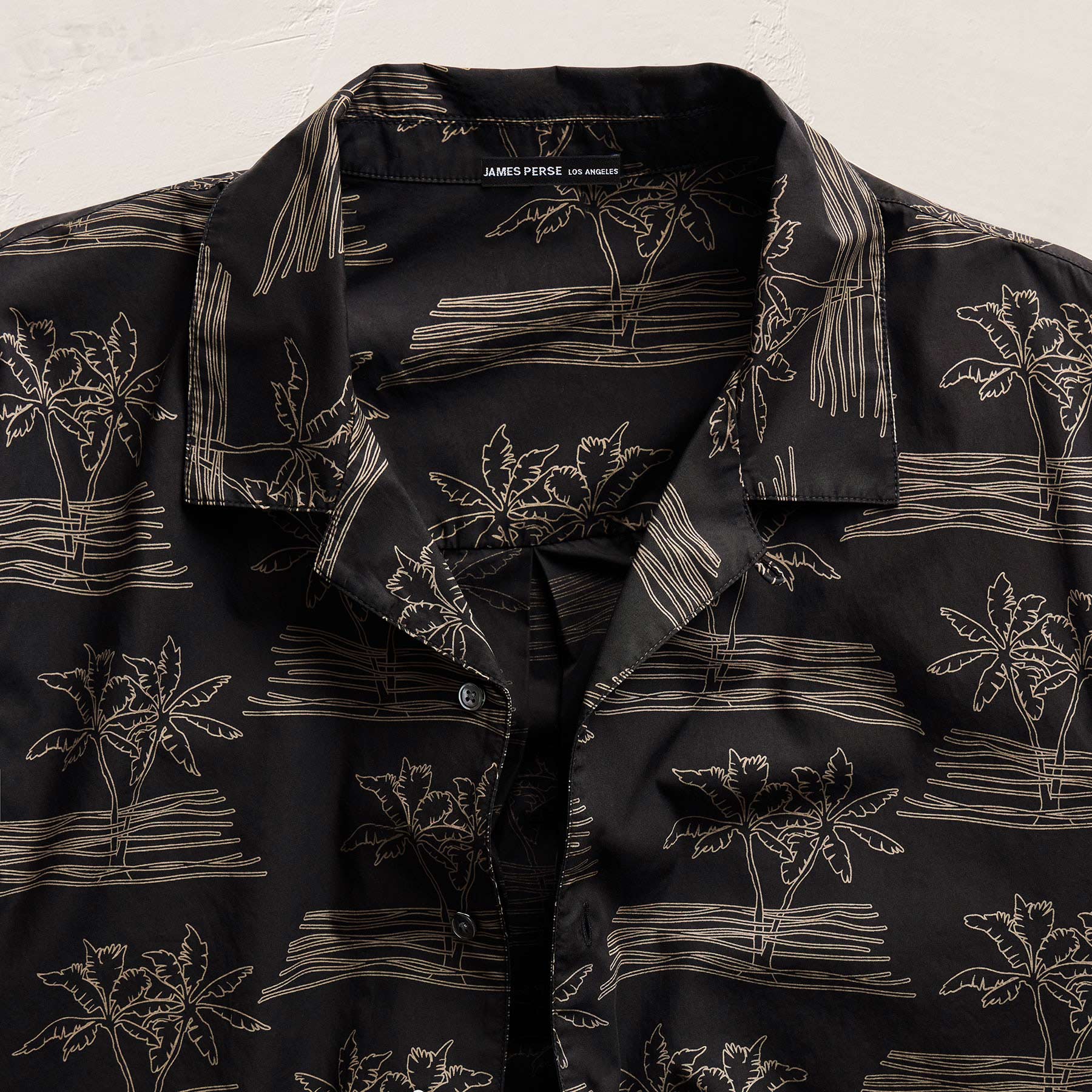 Palm Printed Shirt in Black/Light Olive Pigment | James Perse Los Angeles