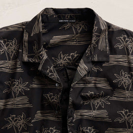 Palm Printed Shirt in Black/Light Olive Pigment | James Perse Los Angeles