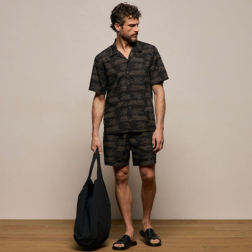 Palm Printed Short in Black/Light Olive Pigment | James Perse Los Angeles
