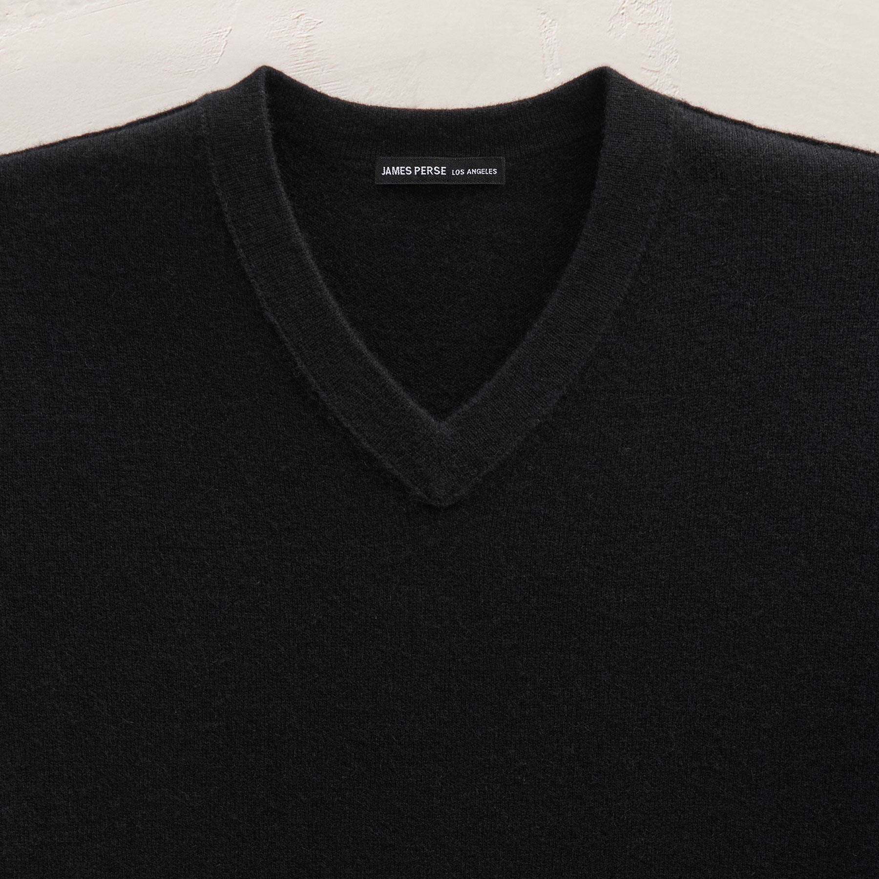 Recycled Cashmere V Sweater in Black | James Perse Los Angeles