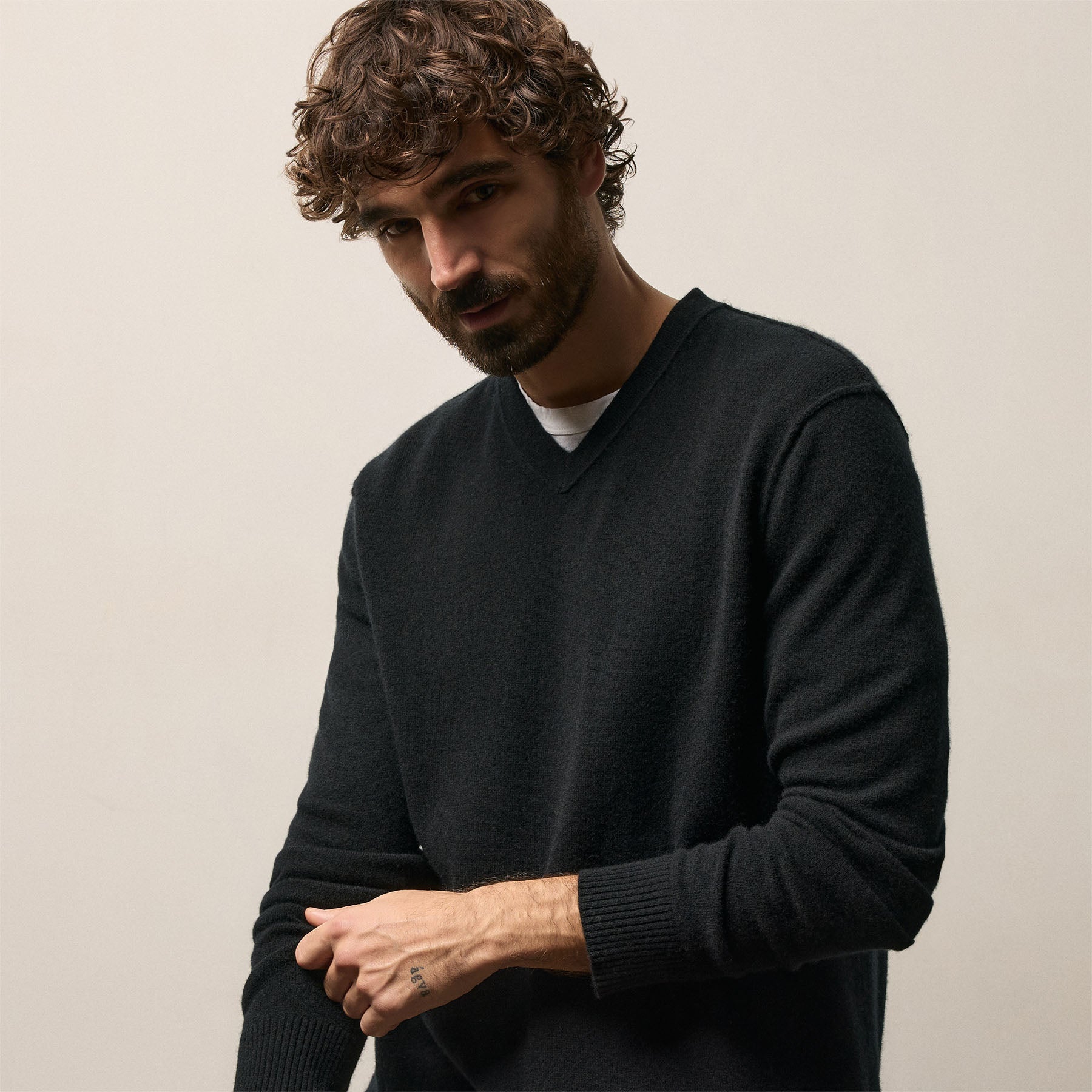 Cashmere V Neck Sweater - Black | James Perse Los Angeles