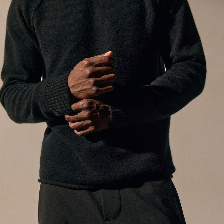 Recycled Cashmere Raglan Crew in Black | James Perse Los Angeles