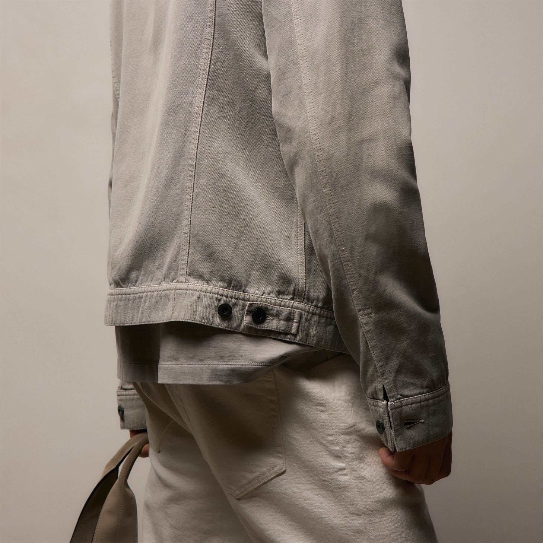 Cotton Linen Twill Trucker Jacket in Fog Pigment | James Perse Los Angeles