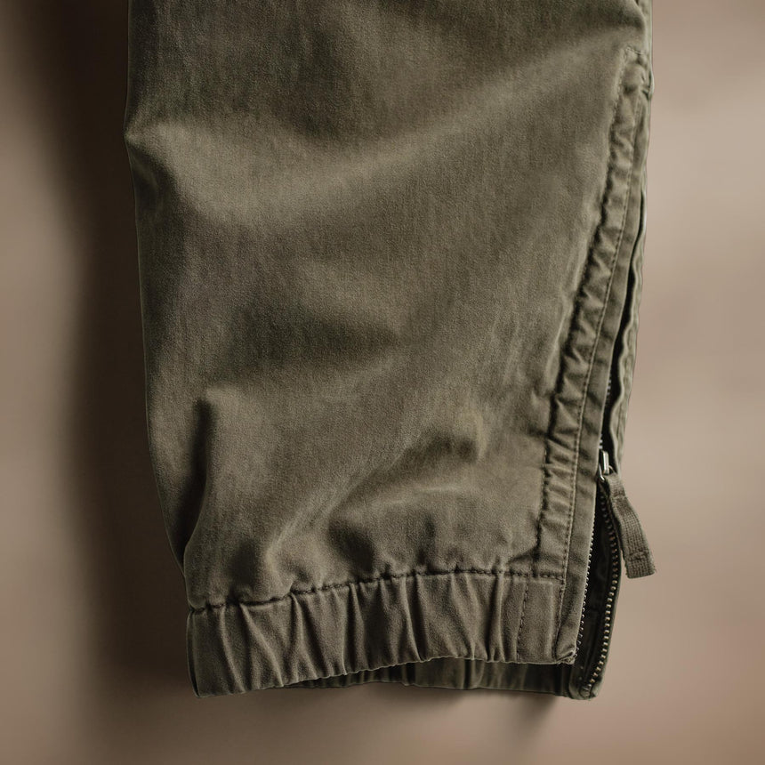 Multi Pocket Flight Pant in Army Green Pigment | James Perse Los Angeles