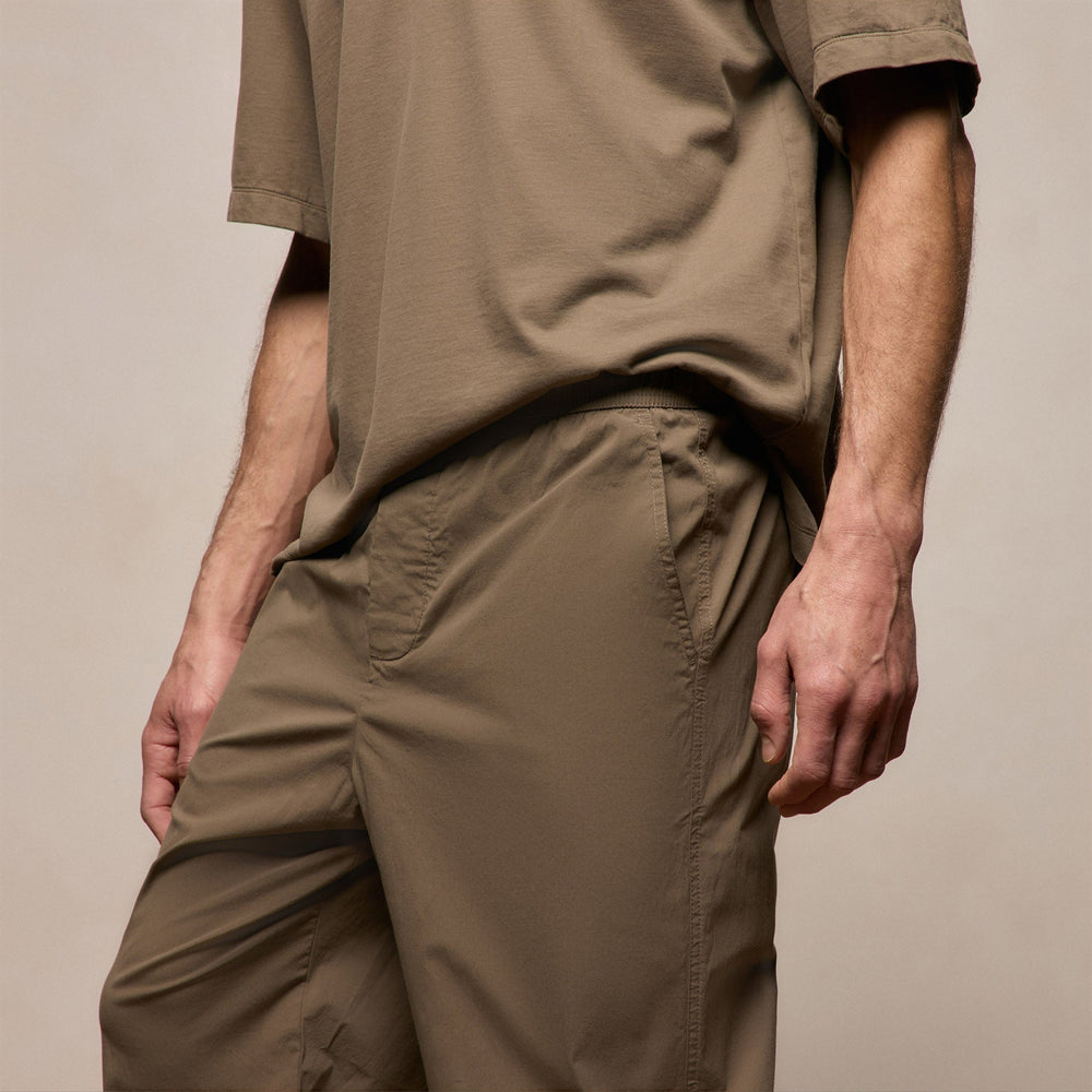 Stretch Poplin Drawstring Pant in Light Olive | James Perse Los Angeles