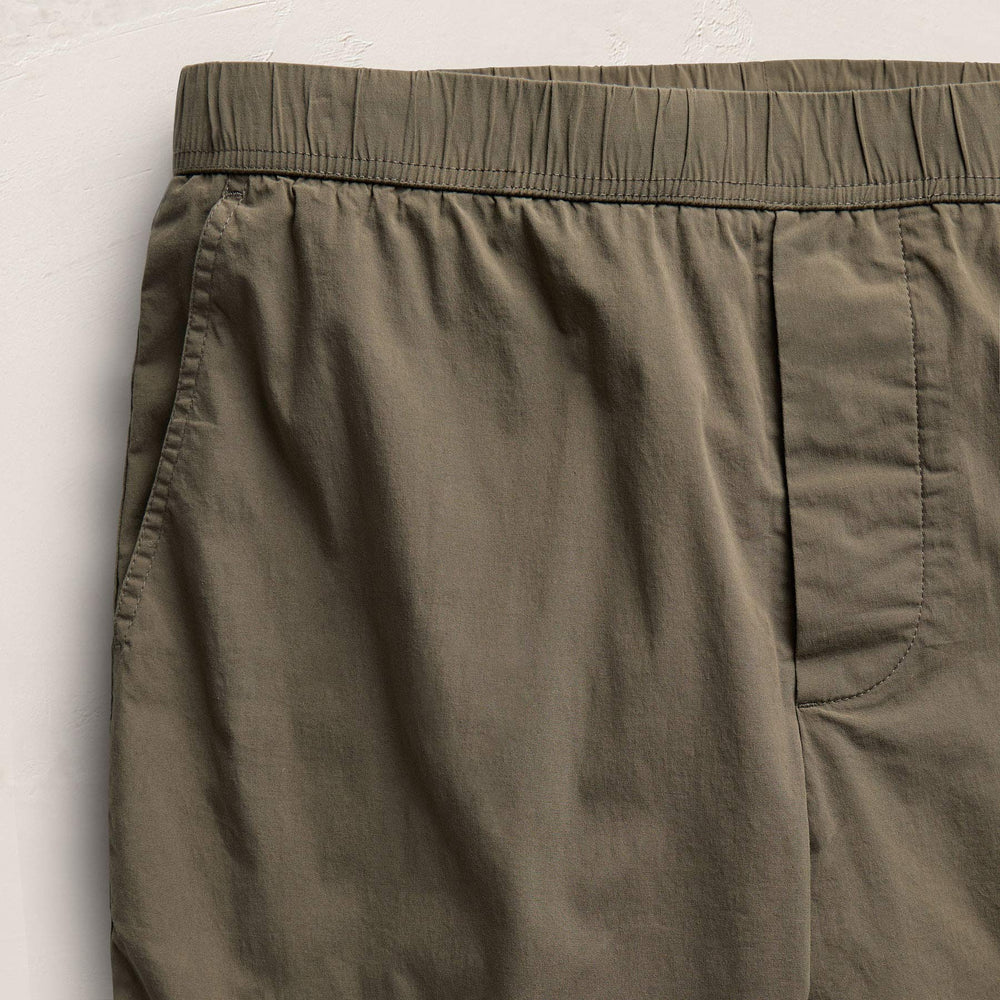 Stretch Poplin Drawstring Short in Light Olive | James Perse Los Angeles