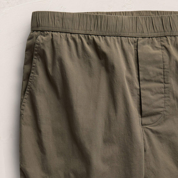 Stretch Poplin Drawstring Short in Light Olive | James Perse Los Angeles
