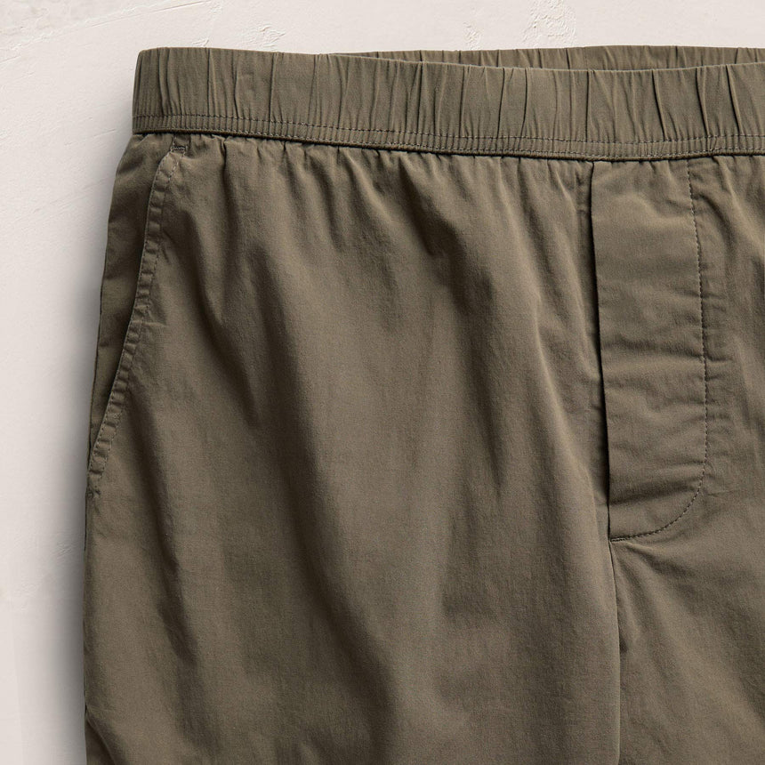Stretch Poplin Drawstring Short in Light Olive | James Perse Los Angeles