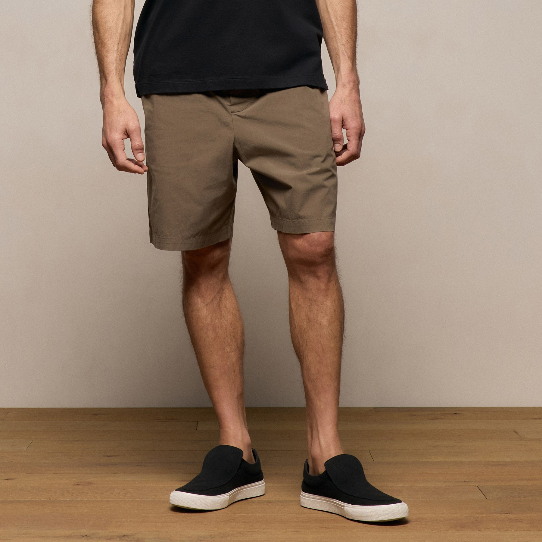 Stretch Poplin Drawstring Short in Light Olive | James Perse Los Angeles