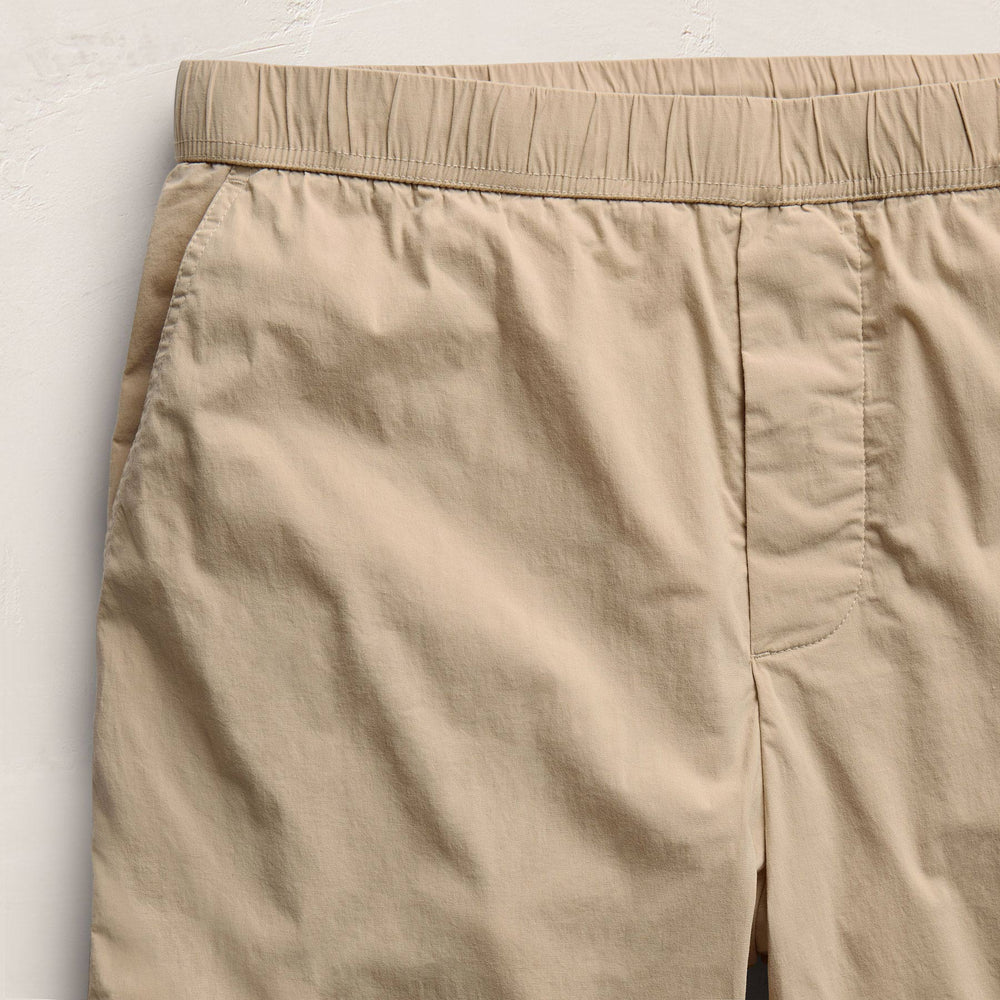 Stretch Poplin Drawstring Short in Light Khaki | James Perse Los Angeles