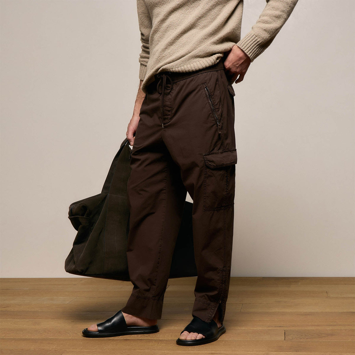 Parachute Poplin Cargo in Bark Pigment | James Perse Los Angeles