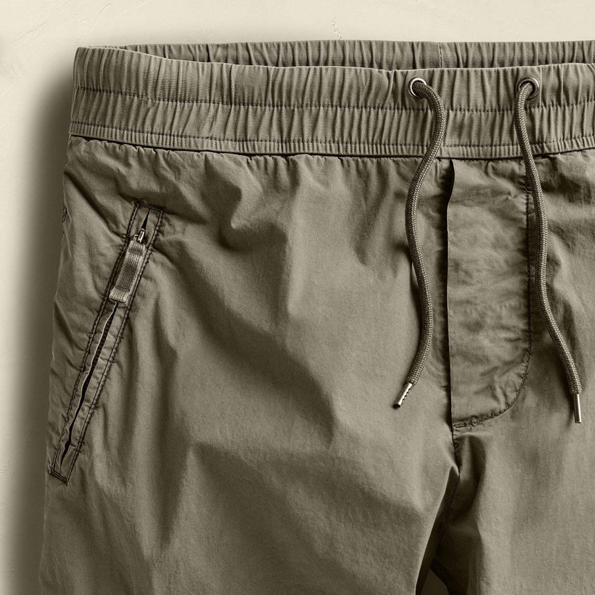 Parachute Poplin Cargo in Birch Pigment | James Perse Los Angeles