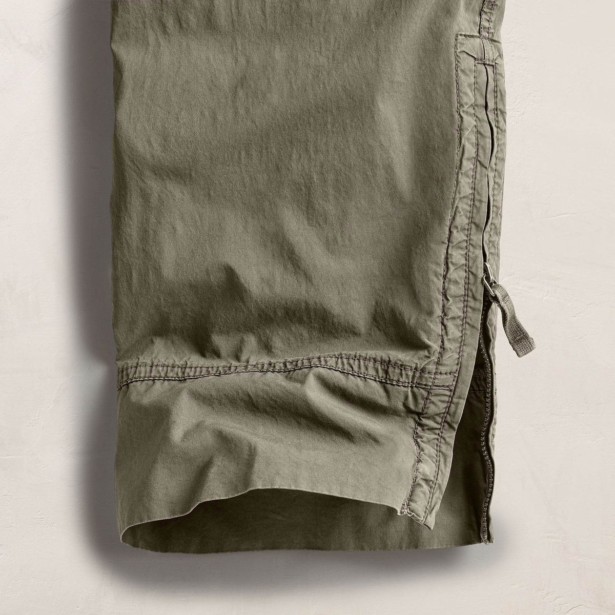 Parachute Poplin Cargo in Birch Pigment | James Perse Los Angeles