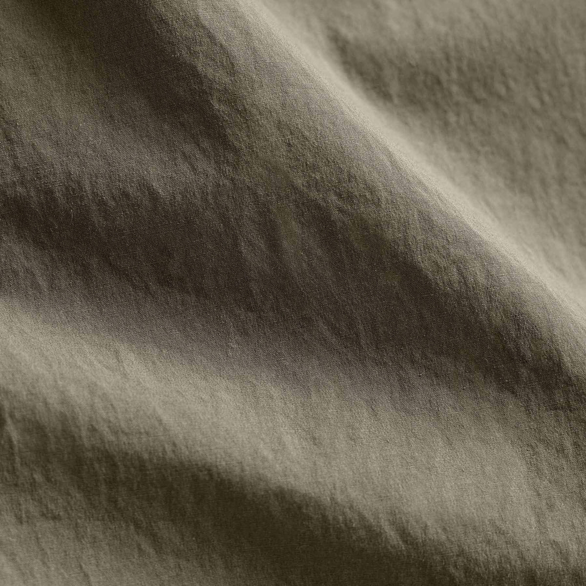 Parachute Poplin Cargo in Birch Pigment | James Perse Los Angeles