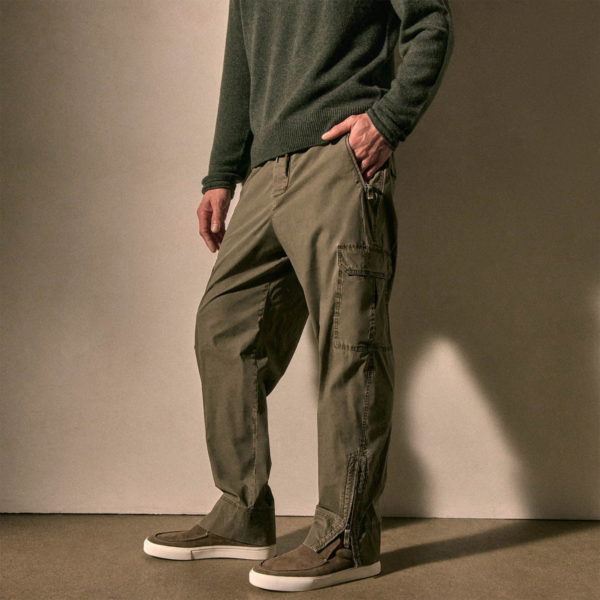 Parachute Poplin Cargo in Birch Pigment | James Perse Los Angeles