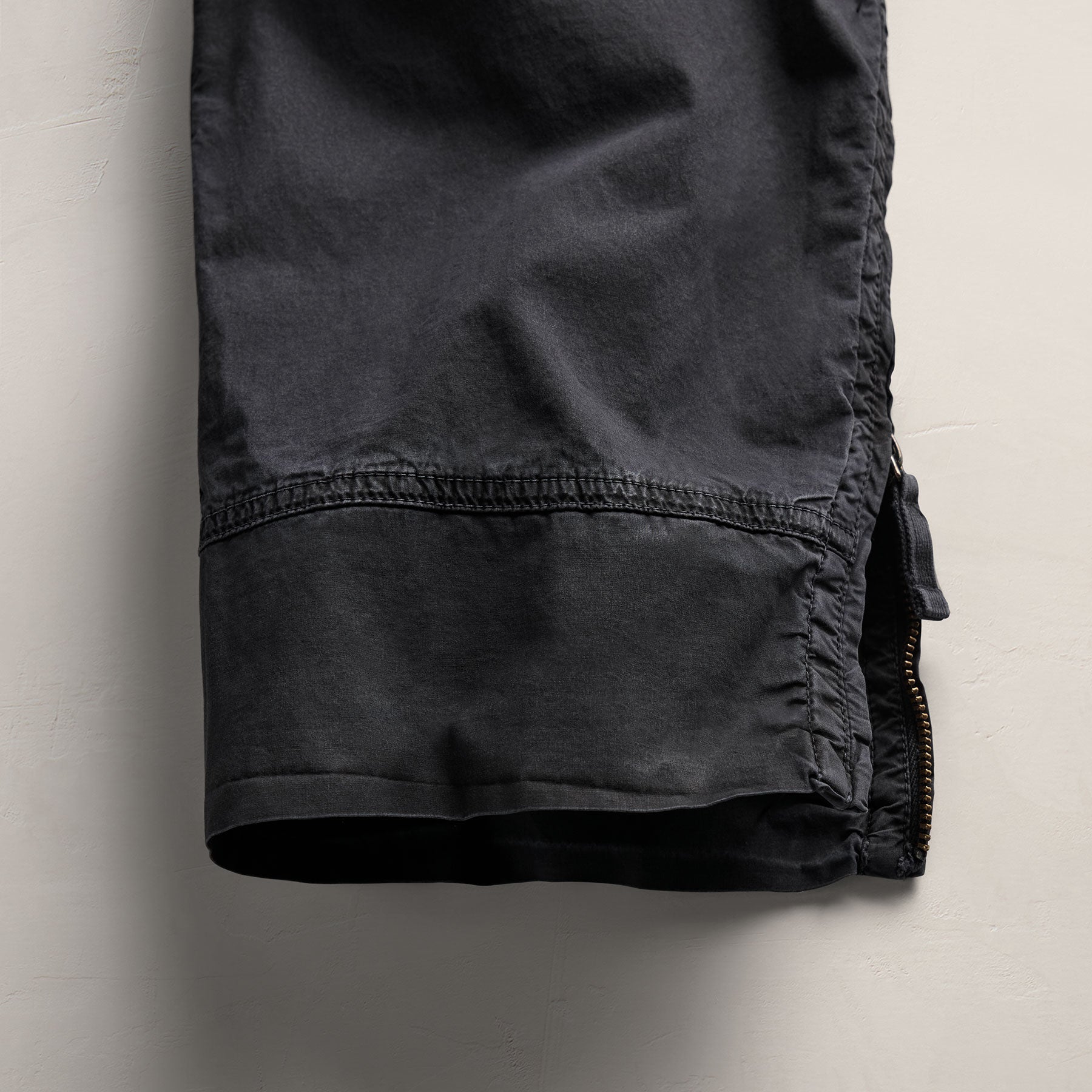 Parachute Poplin Cargo in Blue Noir Pigment | James Perse Los Angeles