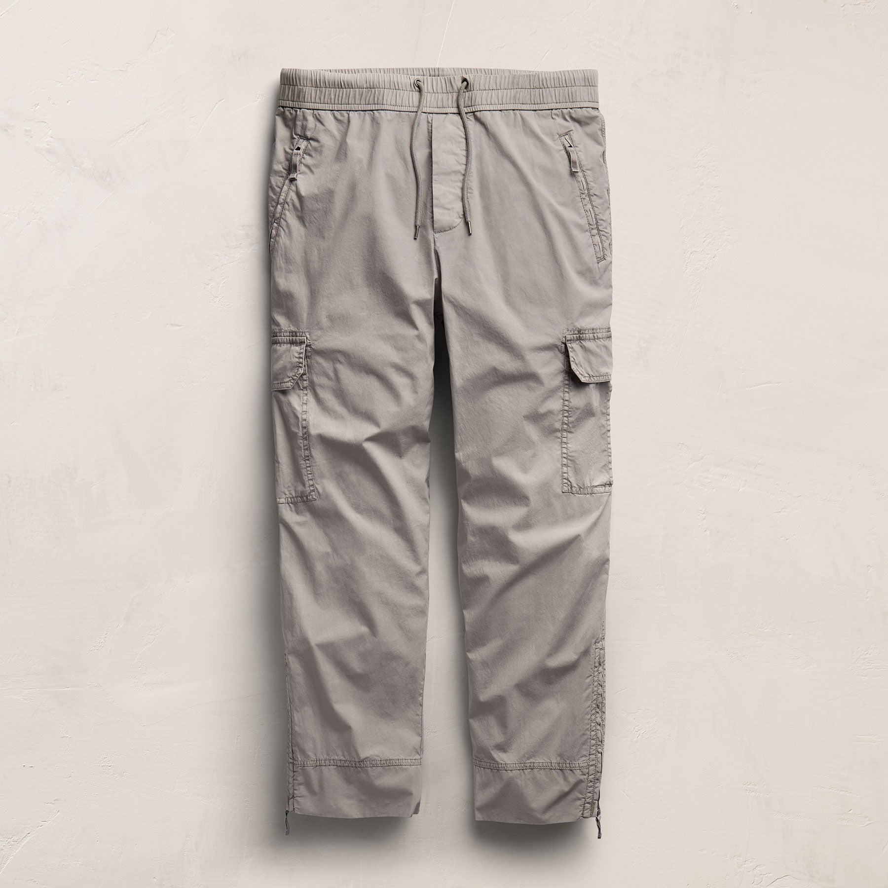 Parachute Poplin Cargo in Fog Pigment | James Perse Los Angeles