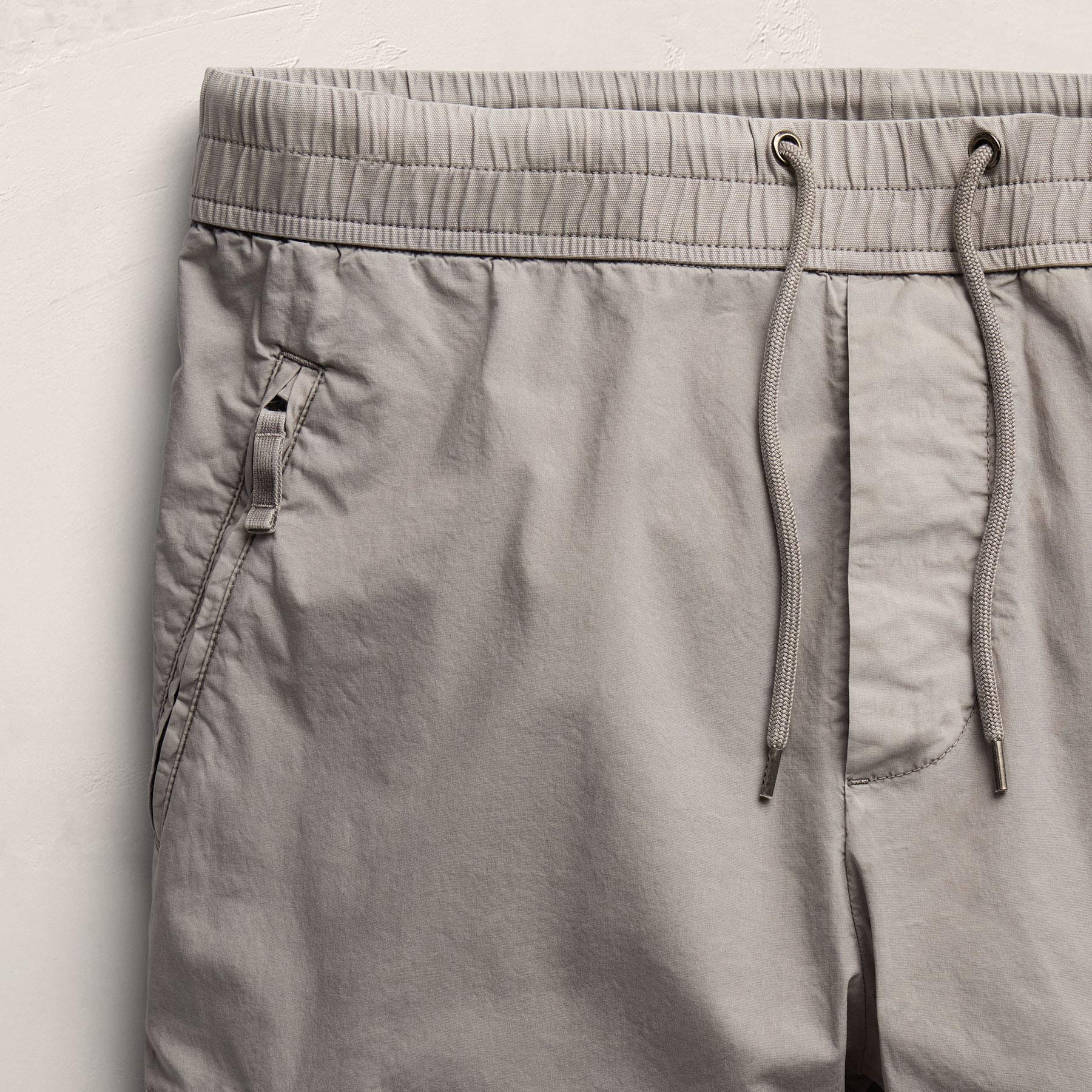 Parachute Poplin Cargo in Fog Pigment | James Perse Los Angeles