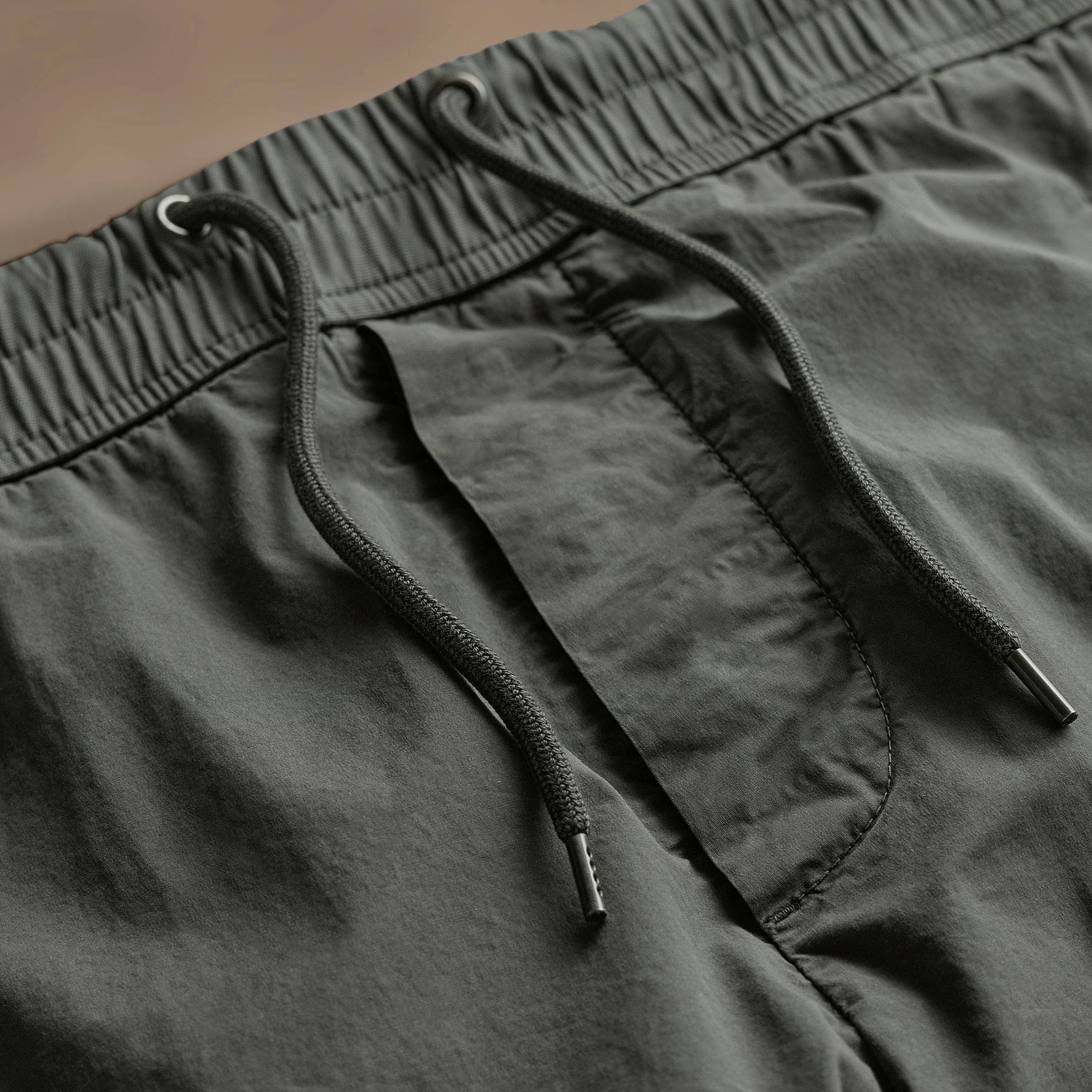Parachute Poplin Cargo - Granite Pigment | James Perse Los Angeles