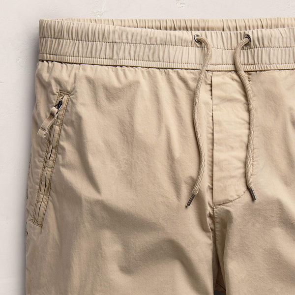 Parachute Poplin Cargo in Light Khaki Pigment | James Perse Los Angeles