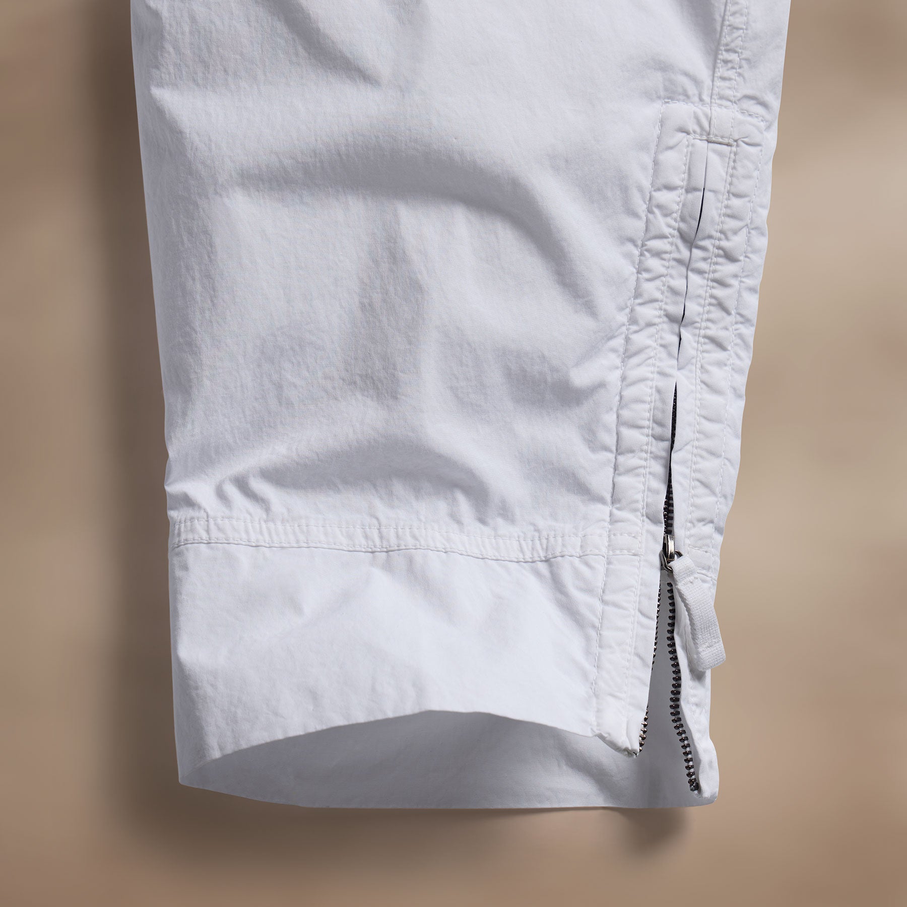 Parachute Poplin Cargo in White | James Perse Los Angeles