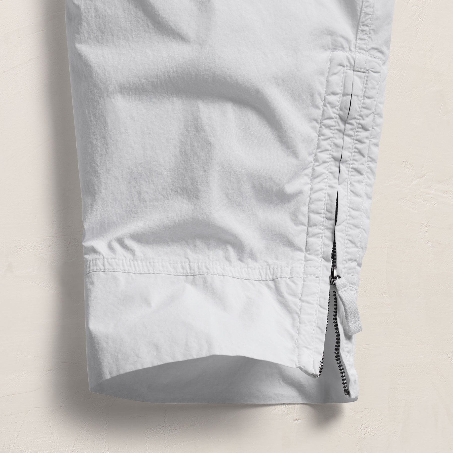 Parachute Poplin Cargo in White | James Perse Los Angeles