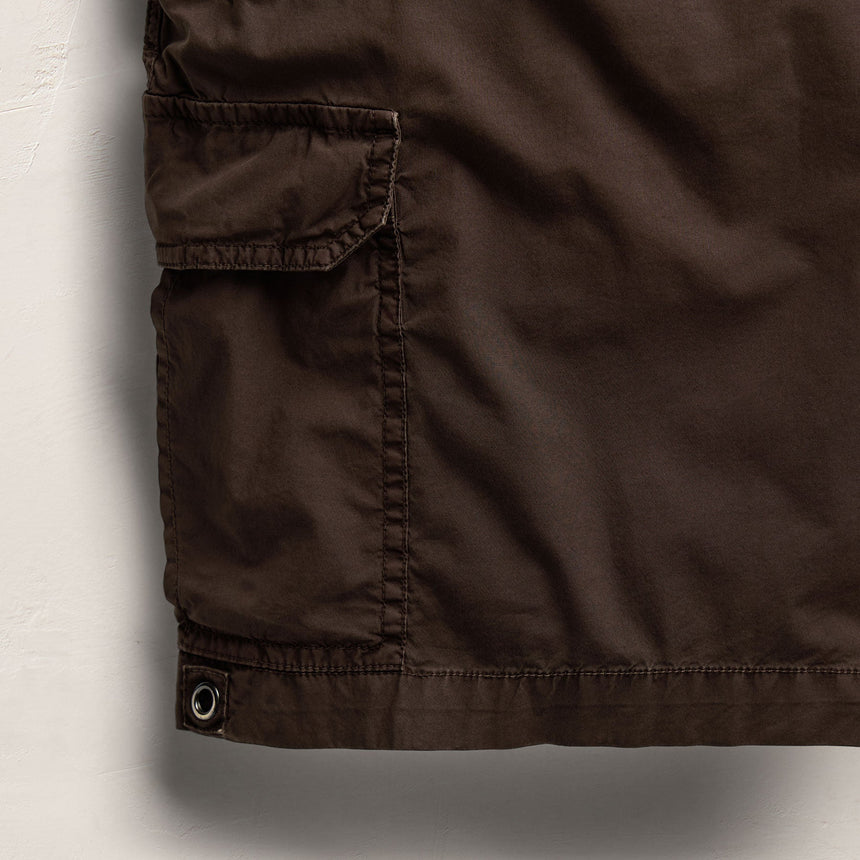 Parachute Poplin Cargo Short in Bark Pigment | James Perse Los Angeles