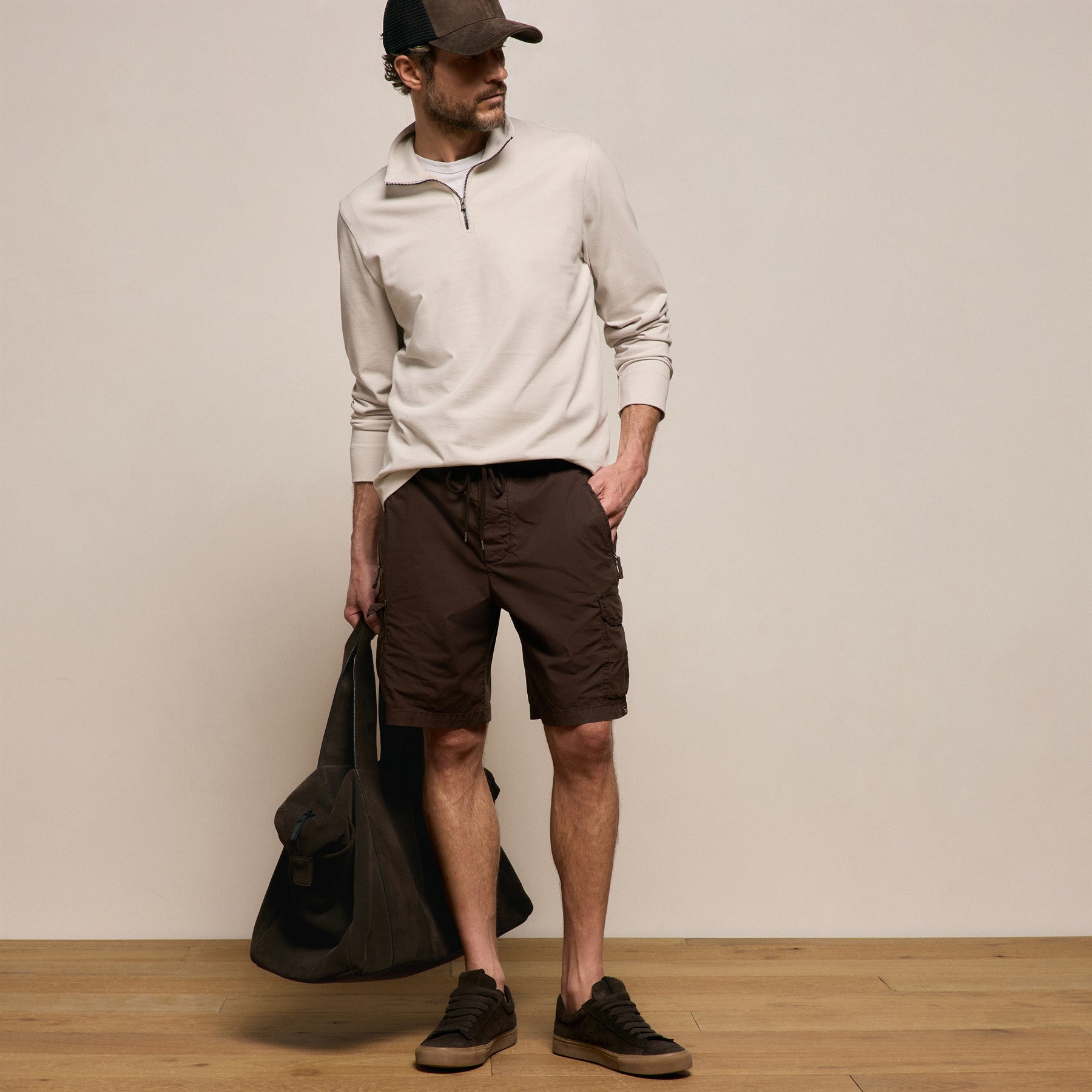 Parachute Poplin Cargo Short in Bark Pigment | James Perse Los Angeles