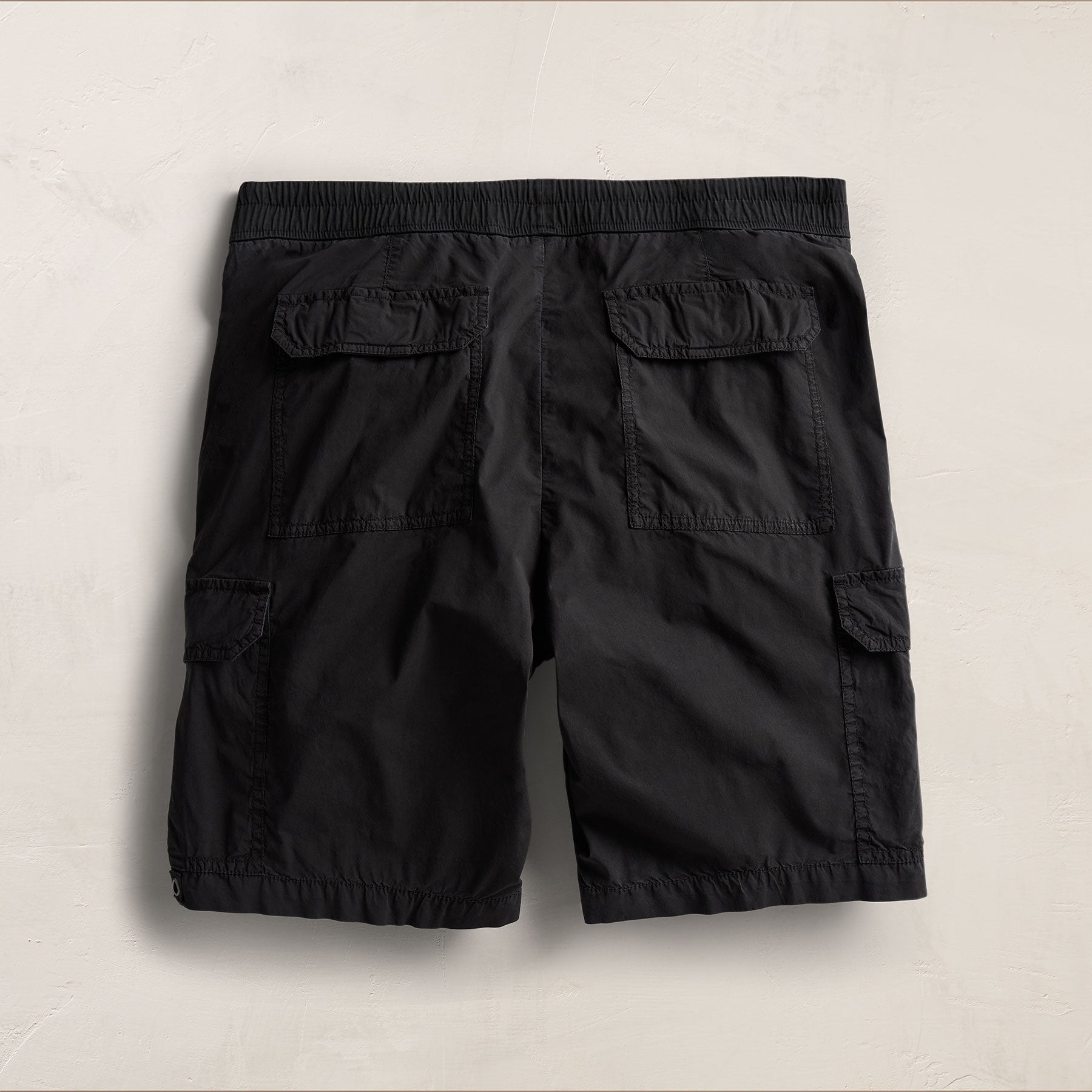Parachute Poplin Cargo Short in Black | James Perse Los Angeles