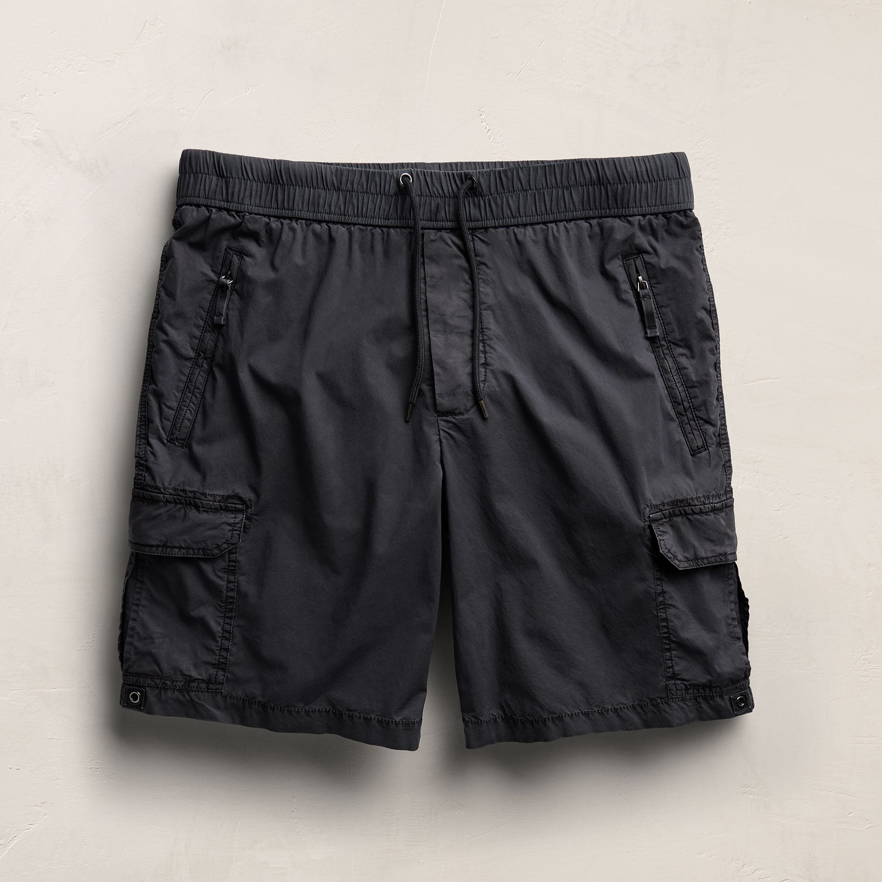 Parachute Poplin Cargo Short in Blue Noir Pigment | James Perse Los Angeles