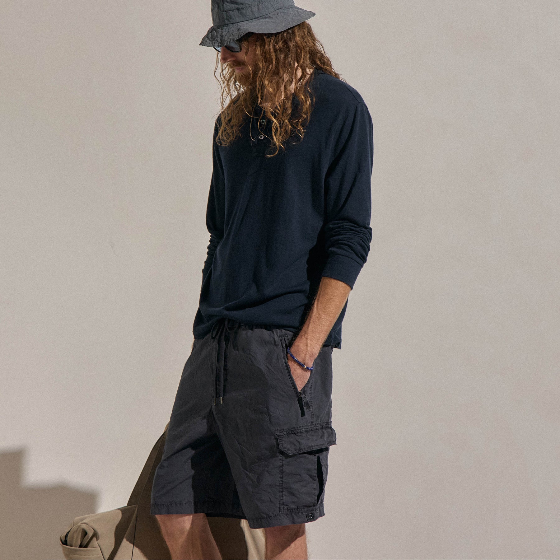 Parachute Poplin Cargo Short in Blue Noir Pigment | James Perse Los Angeles