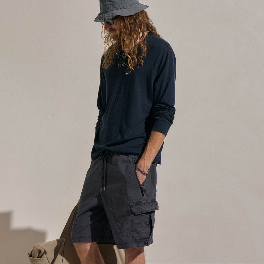 Parachute Poplin Cargo Short in Blue Noir Pigment | James Perse Los Angeles
