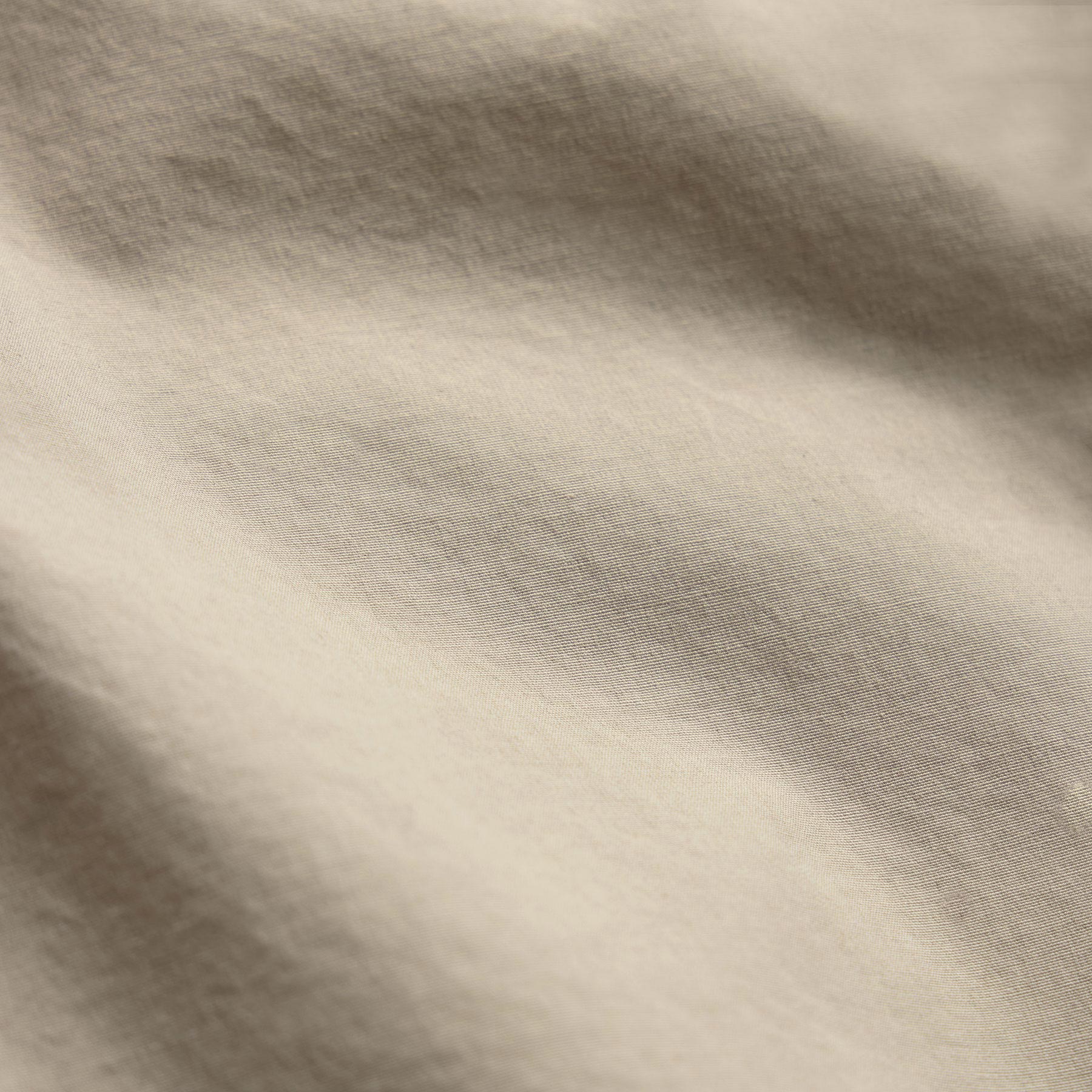 Parachute Poplin Cargo Short in Flax Pigment | James Perse Los Angeles