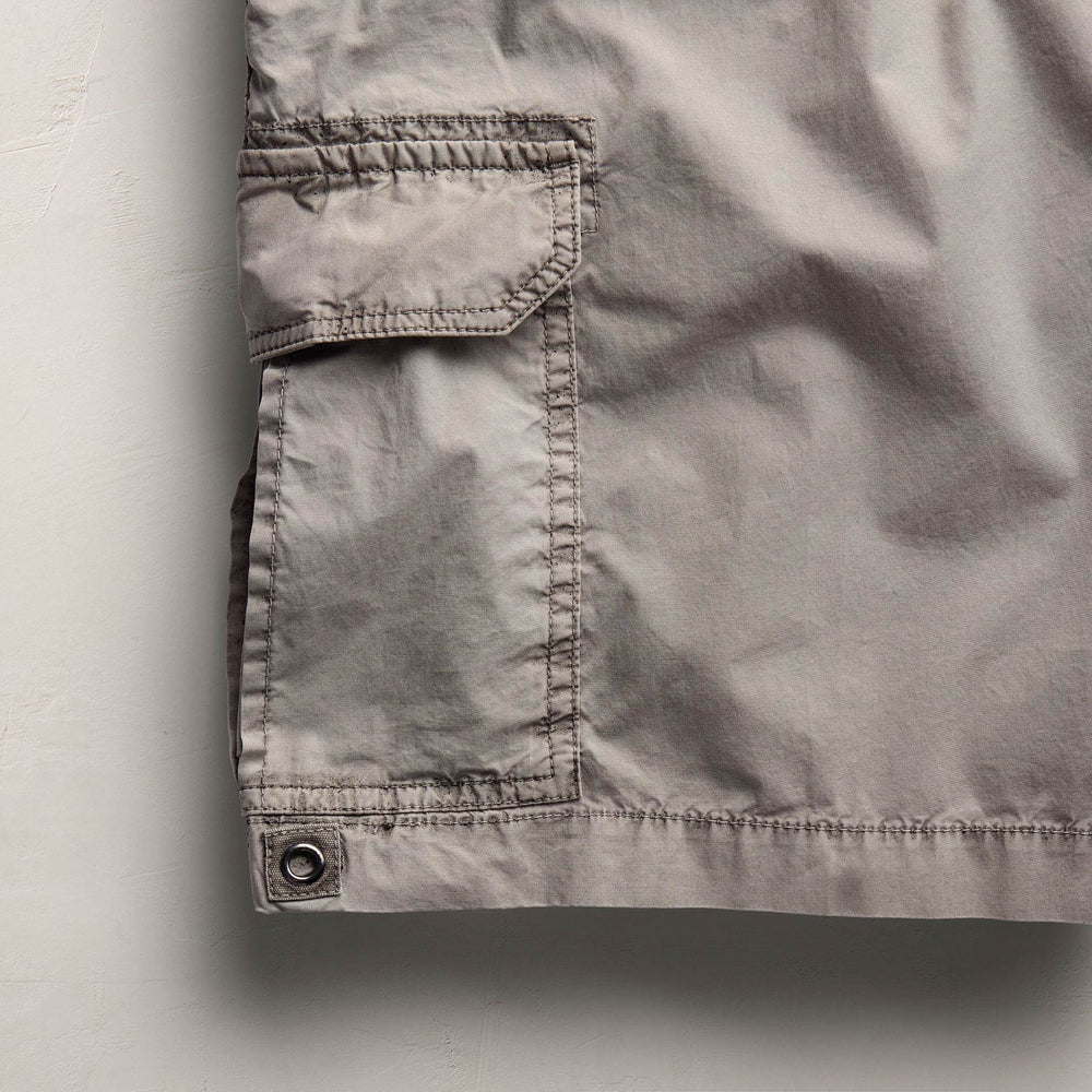 Parachute Poplin Cargo Short in Fog Pigment | James Perse Los Angeles