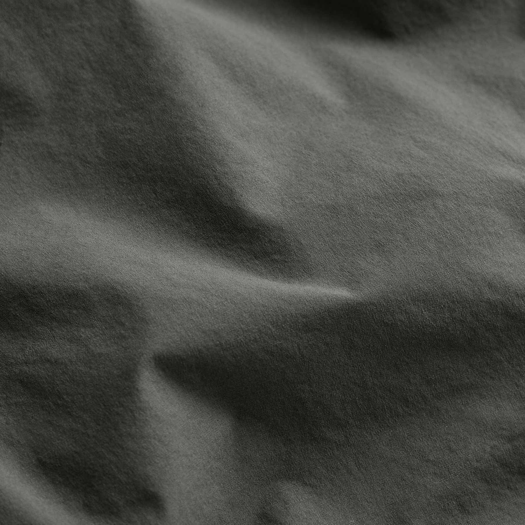 Strch Supima Poplin Cargo Shirt in Granite Pigment | James Perse Los Angeles