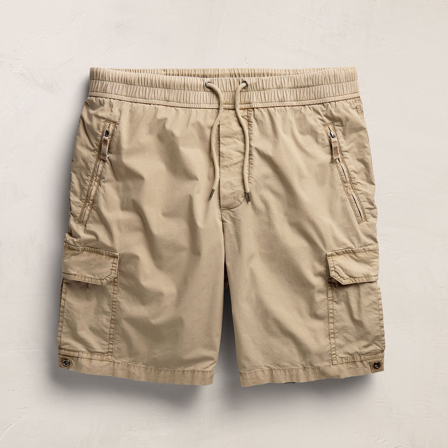 Parachute Poplin Cargo Short in Light Khaki Pigment | James Perse Los Angeles