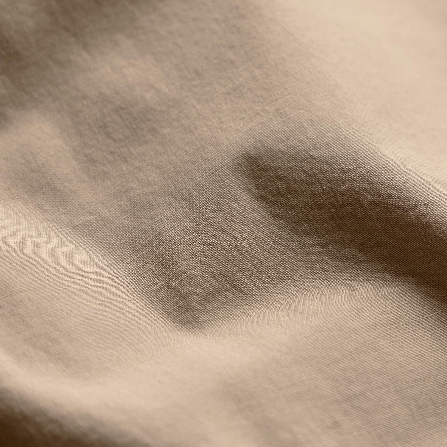 Parachute Poplin Cargo Short in Light Khaki Pigment | James Perse Los Angeles