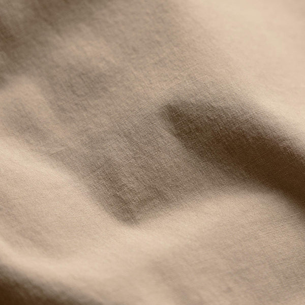 Parachute Poplin Cargo Short in Light Khaki Pigment | James Perse Los Angeles
