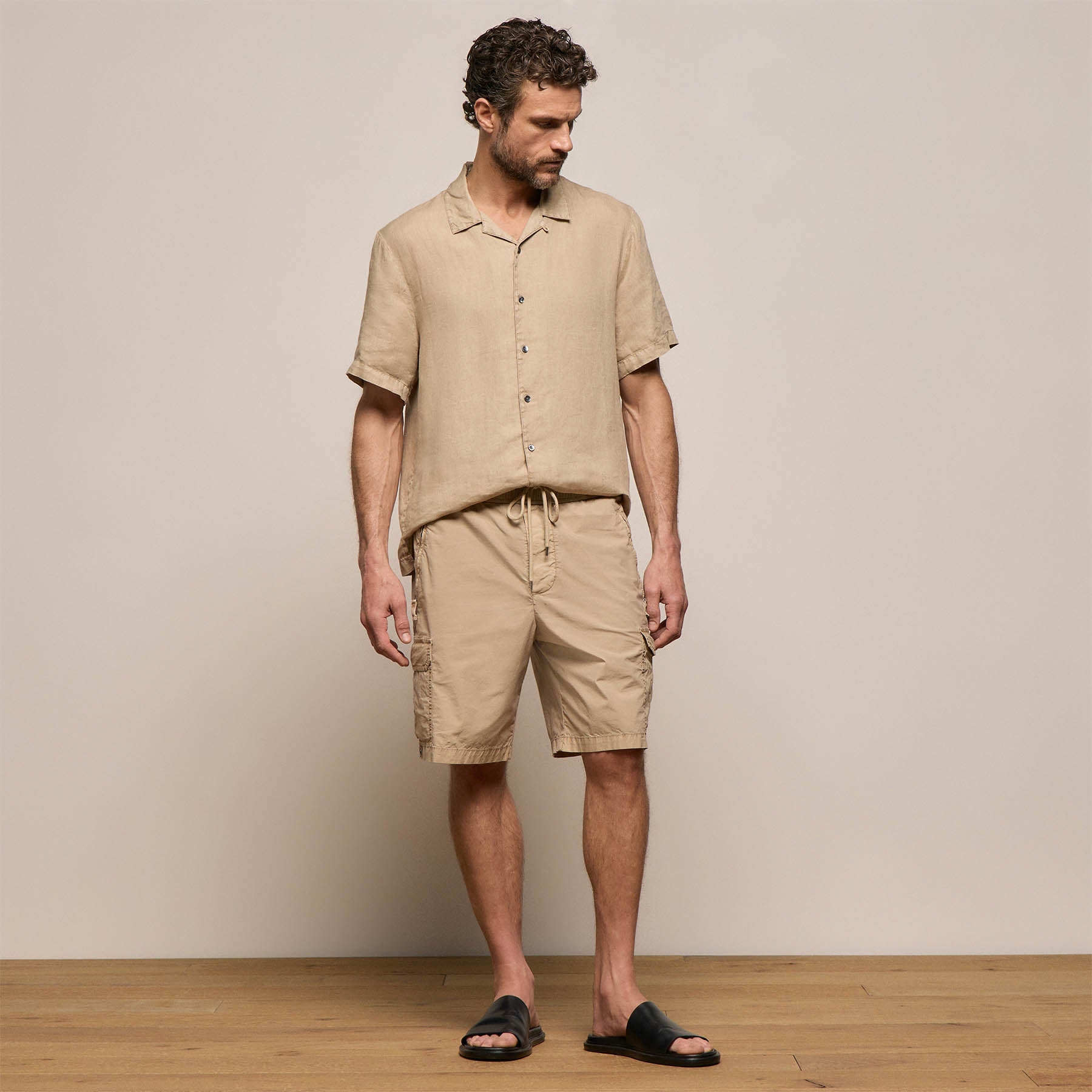 Parachute Poplin Cargo Short in Light Khaki Pigment | James Perse Los Angeles