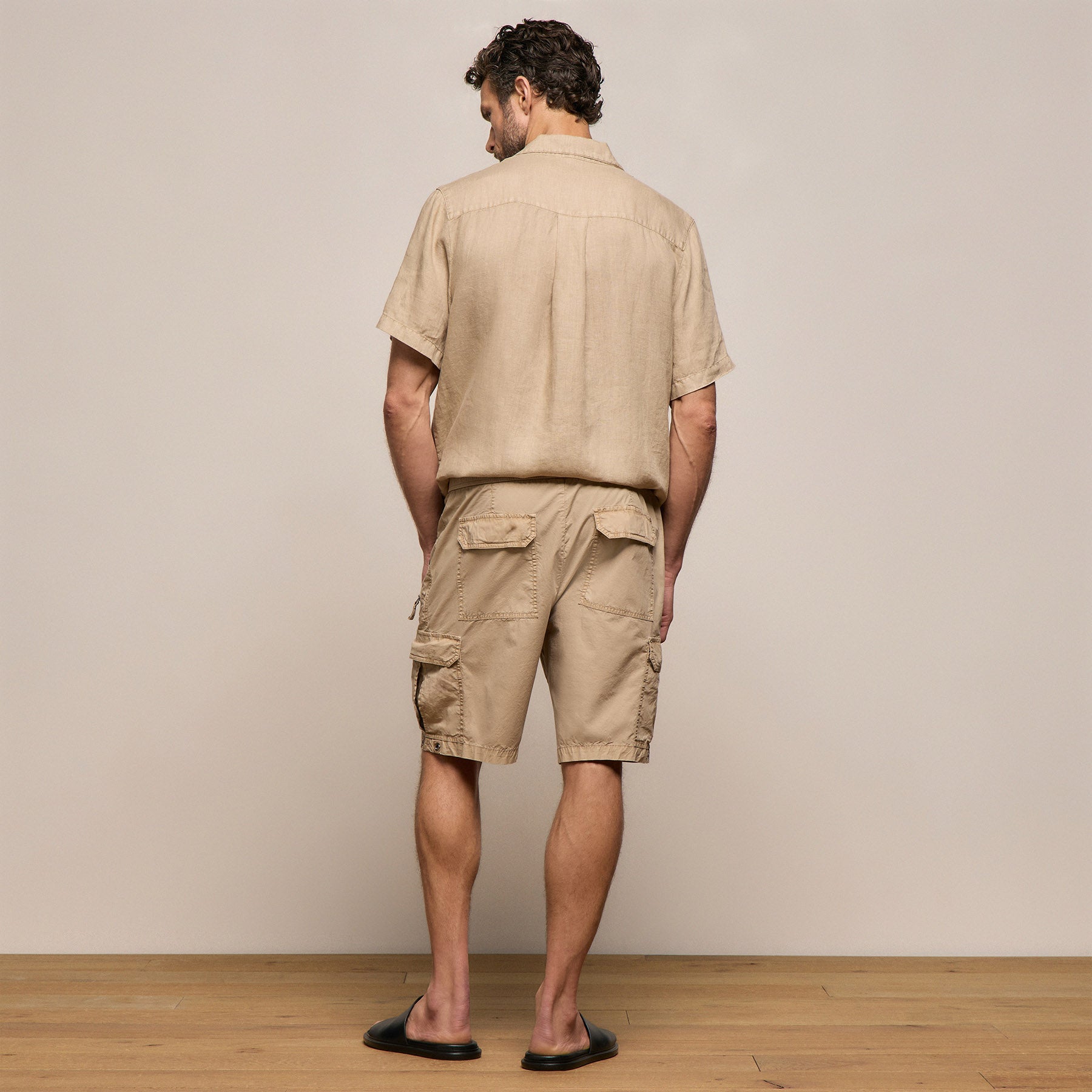 Parachute Poplin Cargo Short in Light Khaki Pigment | James Perse Los Angeles