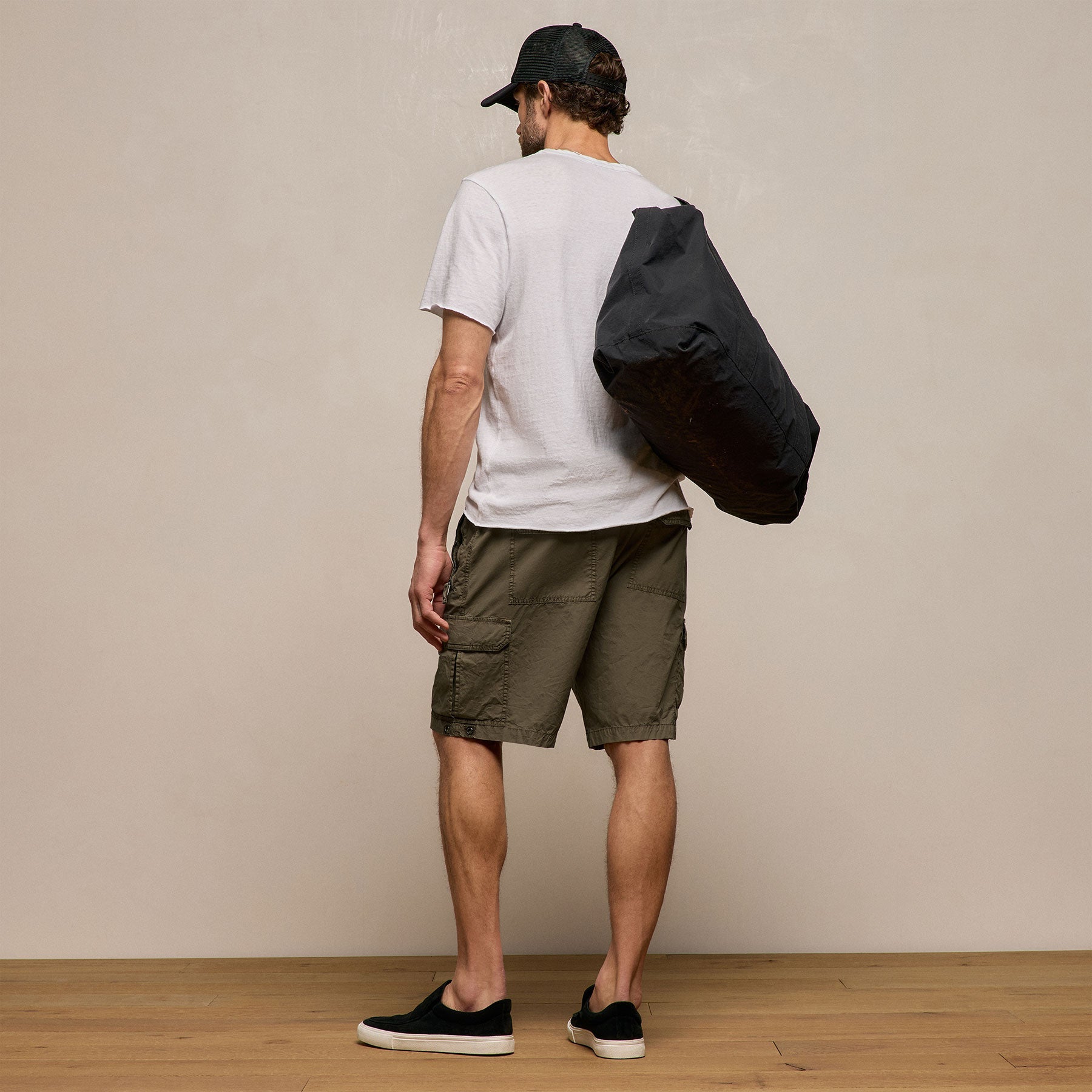 Parachute Poplin Cargo Short In Light Olive Pigment | James Perse Los Angeles