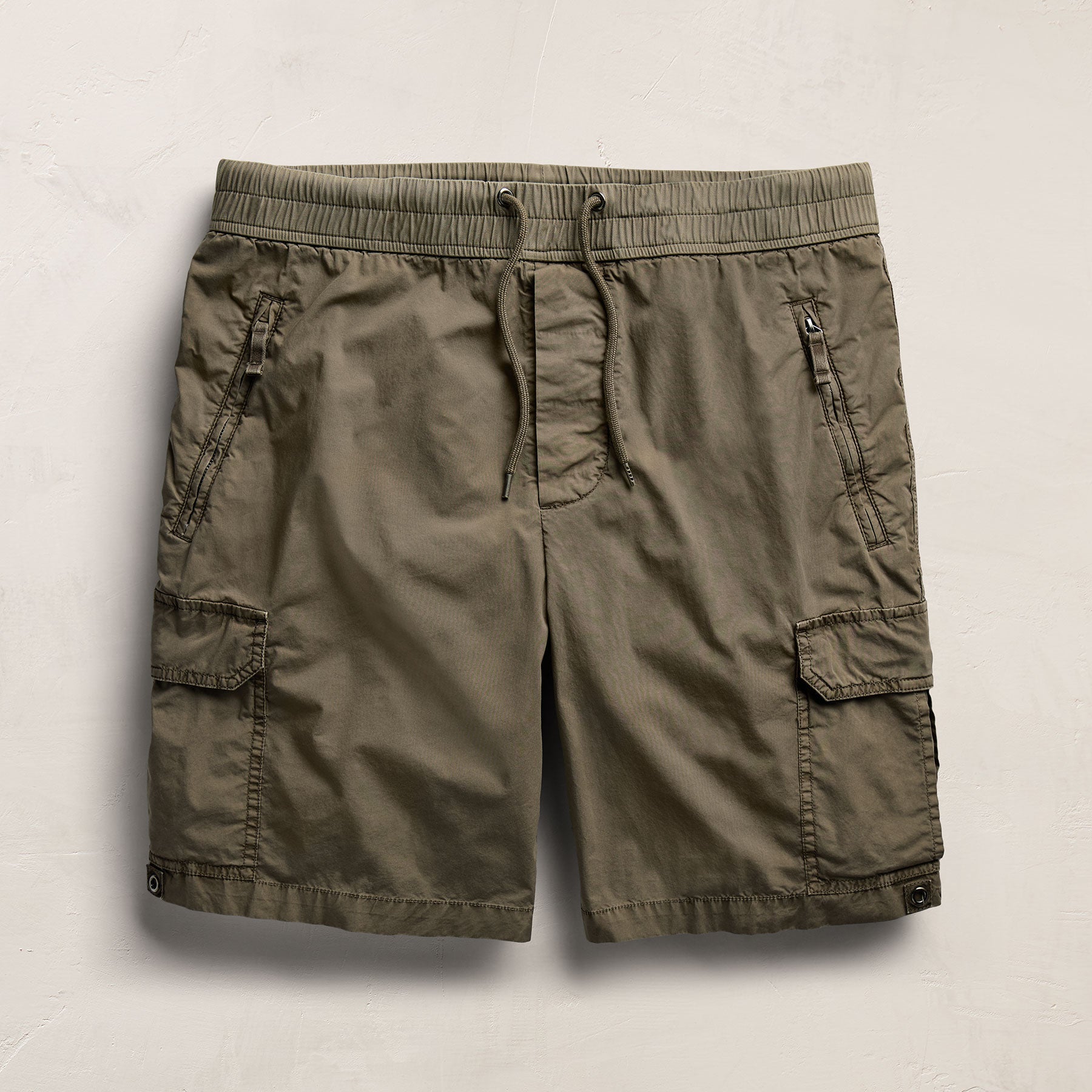 Parachute Poplin Cargo Short In Light Olive Pigment | James Perse Los Angeles