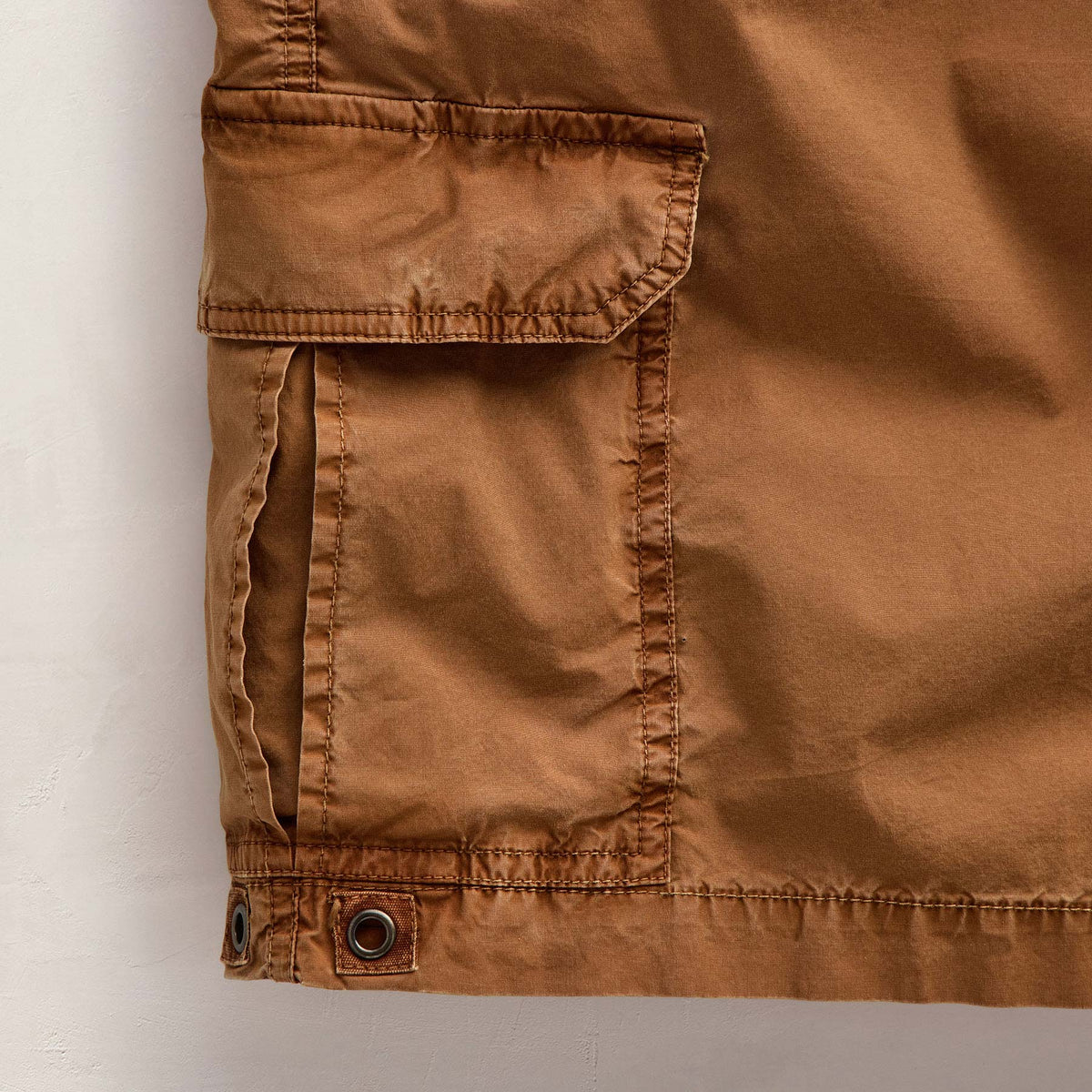 Parachute Poplin Cargo Short in Whiskey Pigment | James Perse Los Angeles