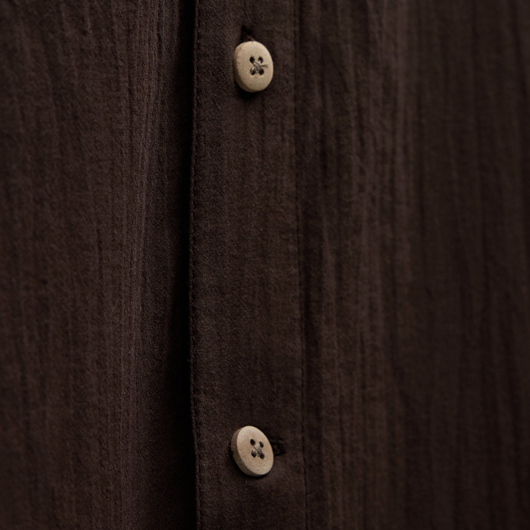 Salt Shrunk Muslin Long Sleeve Shirt in Bark | James Perse Los Angeles