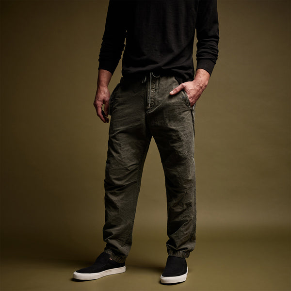 Textured Flight Pant in Palm Pigment | James Perse Los Angeles