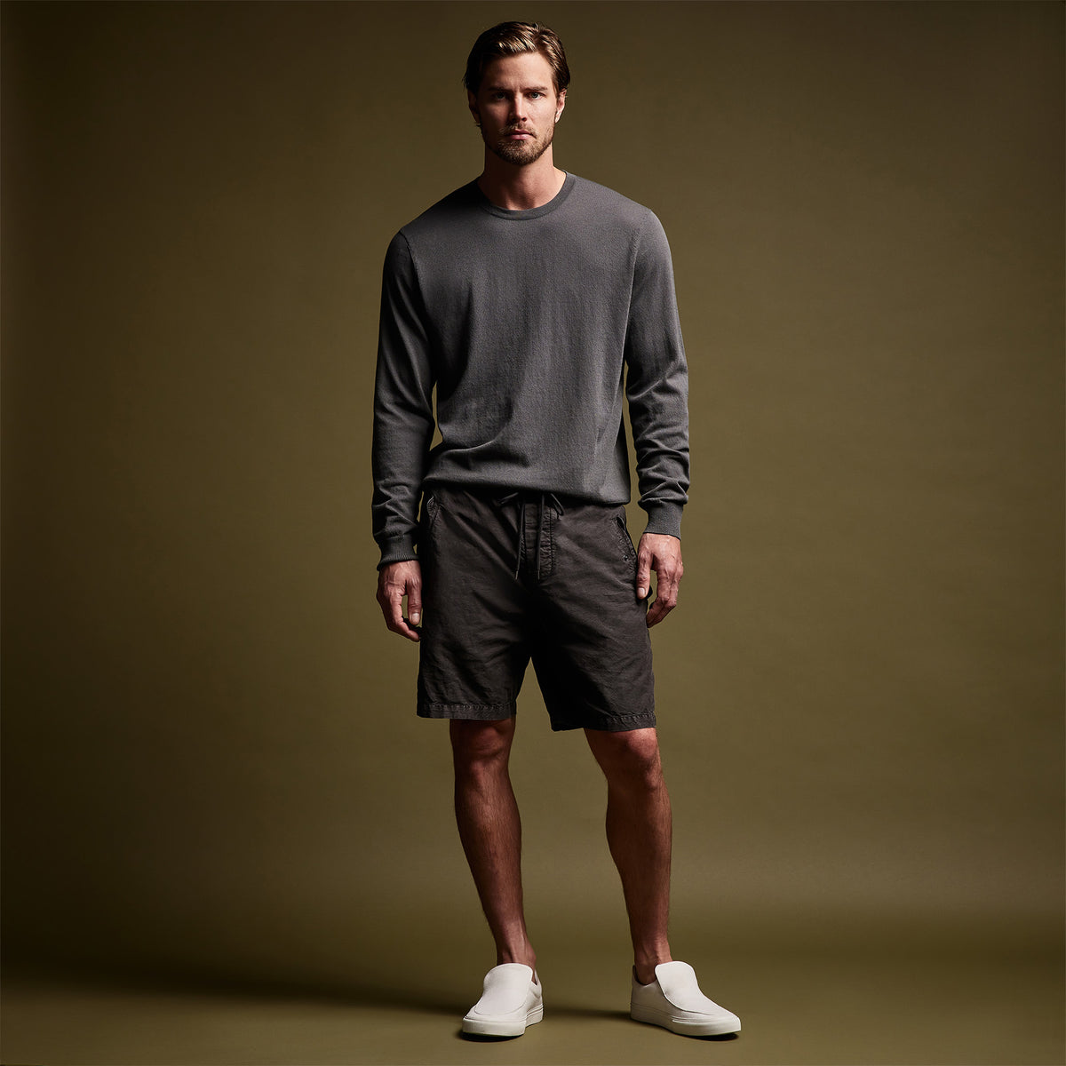 Textured Cotton Hemp Short in Magma Pigment | James Perse Los Angeles
