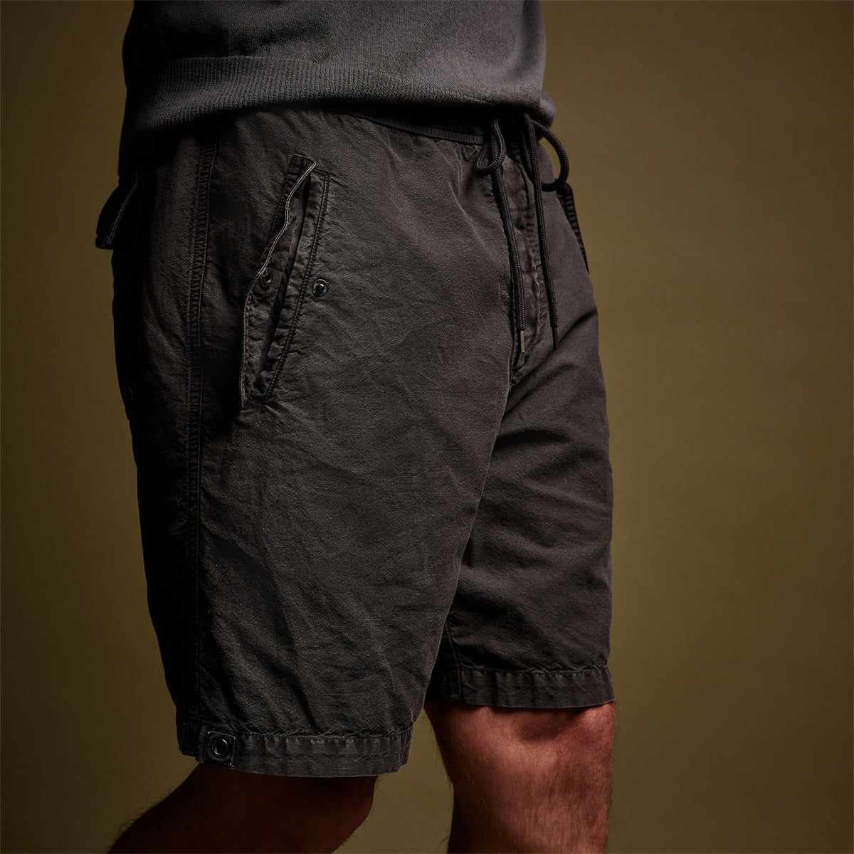 Textured Cotton Hemp Short in Magma Pigment | James Perse Los Angeles