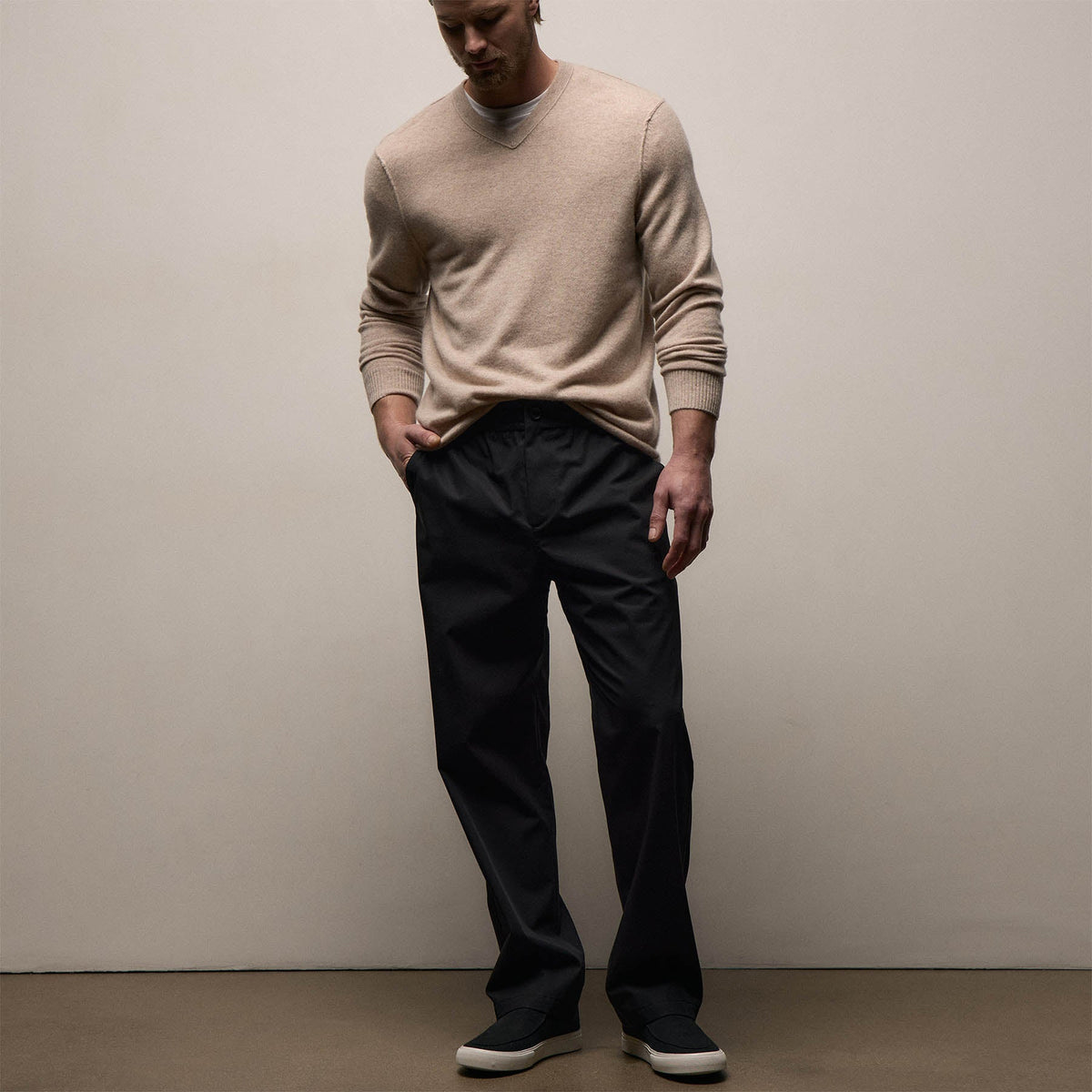 Elevated Cotton Twill Drawstring Trouser in Black | James Perse Los Angeles